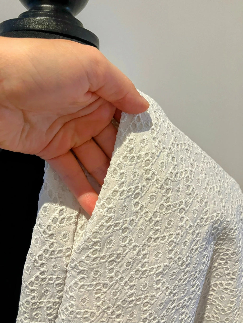 COS Midikleid perfekt für den Frühling