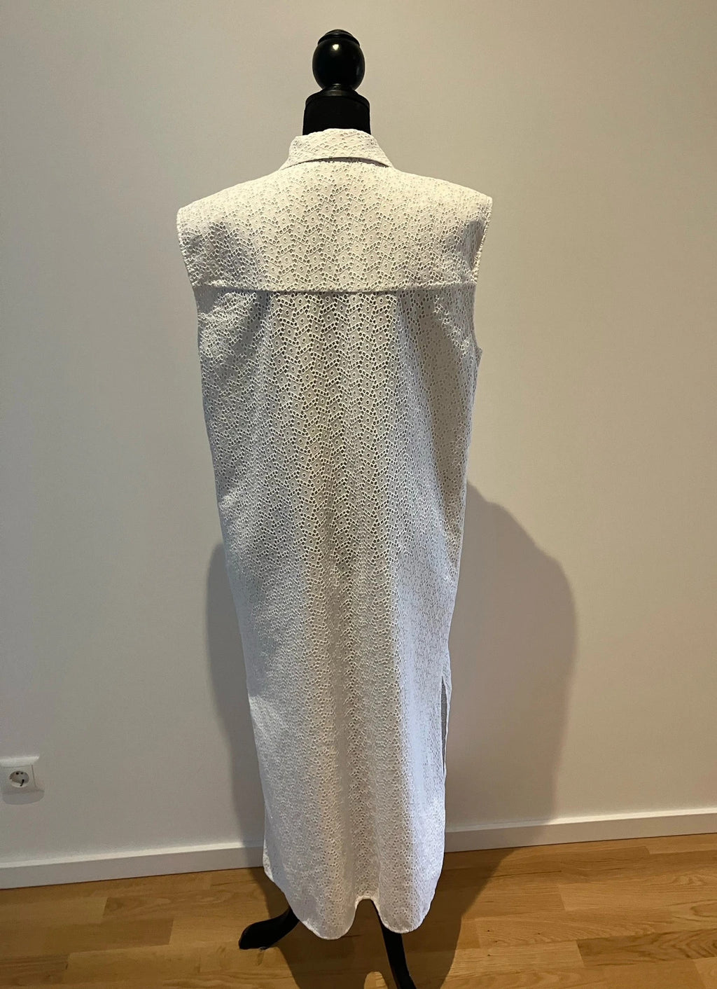 COS Midikleid perfekt für den Frühling
