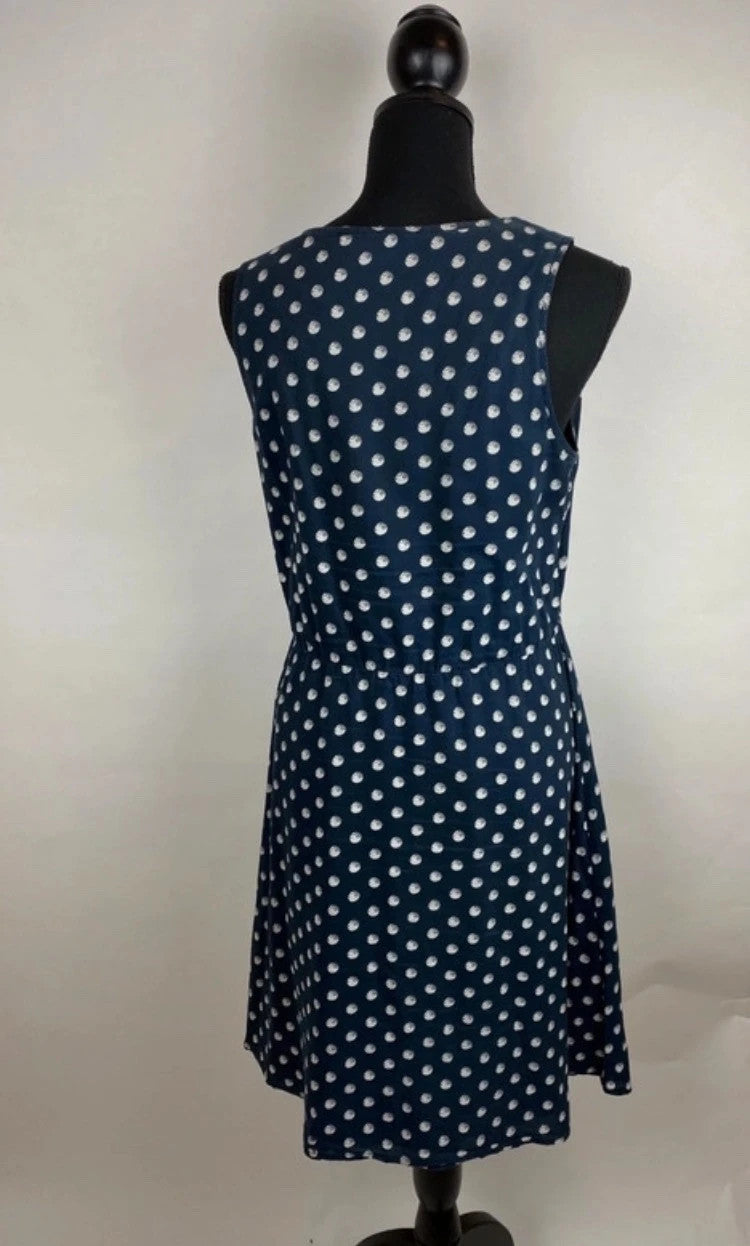 Charmantes Kleid mit Punkten