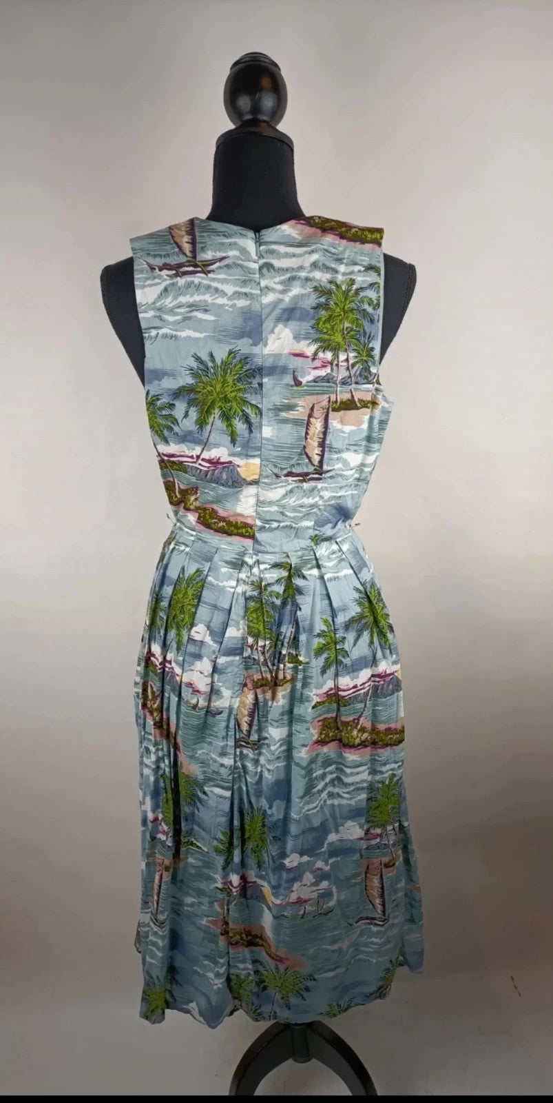 Extravagantes Kleid für den Sommer