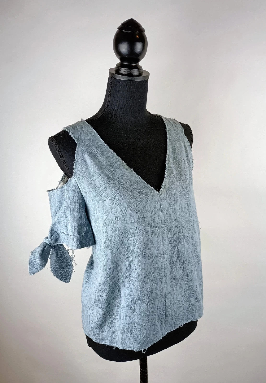Exklusive Bluse mit Schleifen