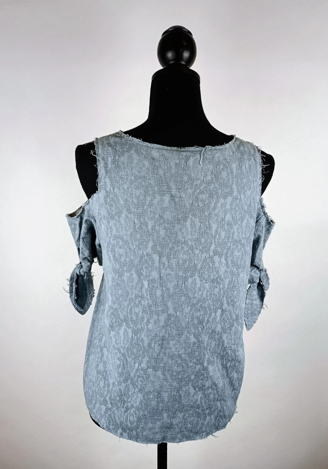 Exklusive Bluse mit Schleifen