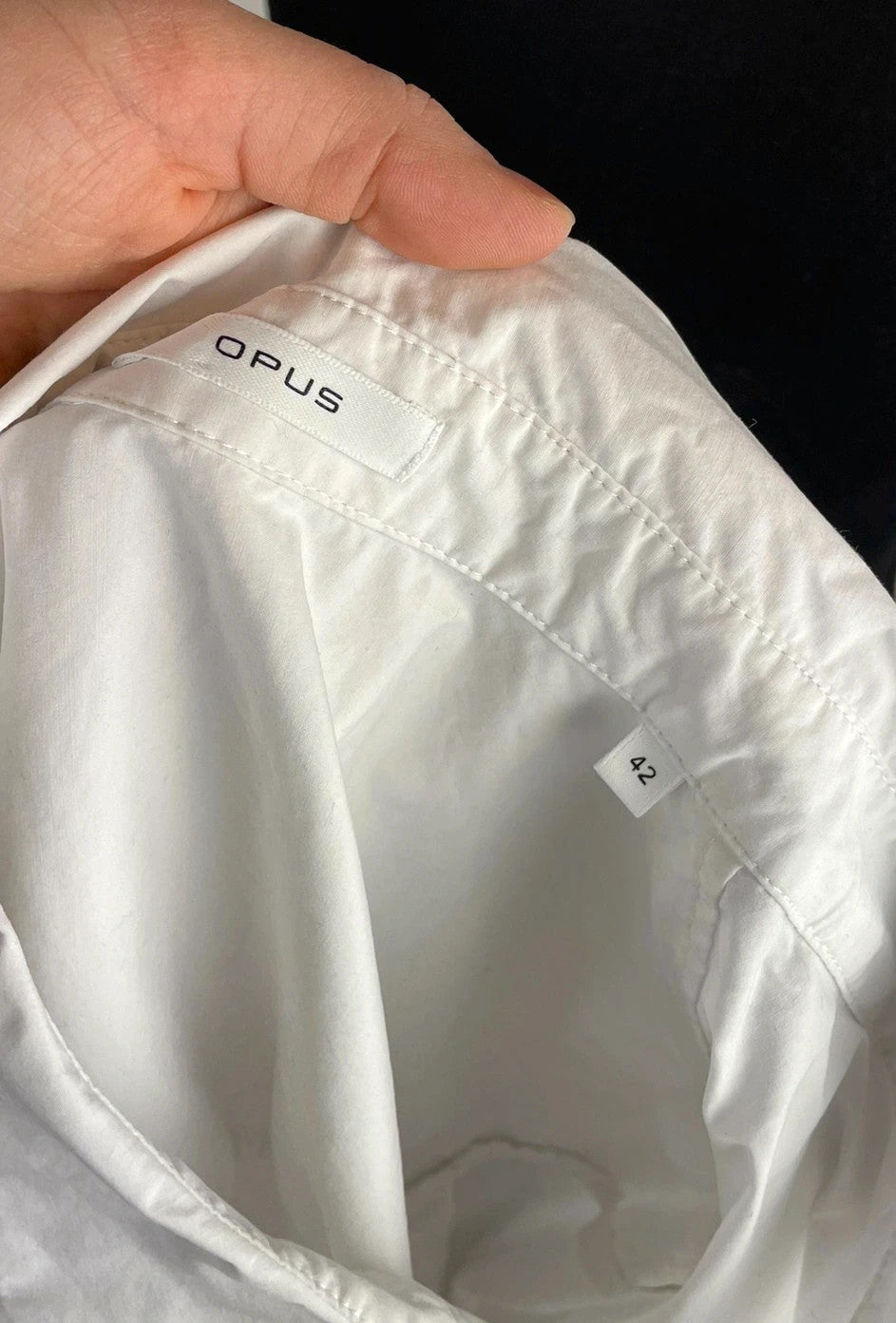 Klassische Bluse in weiß