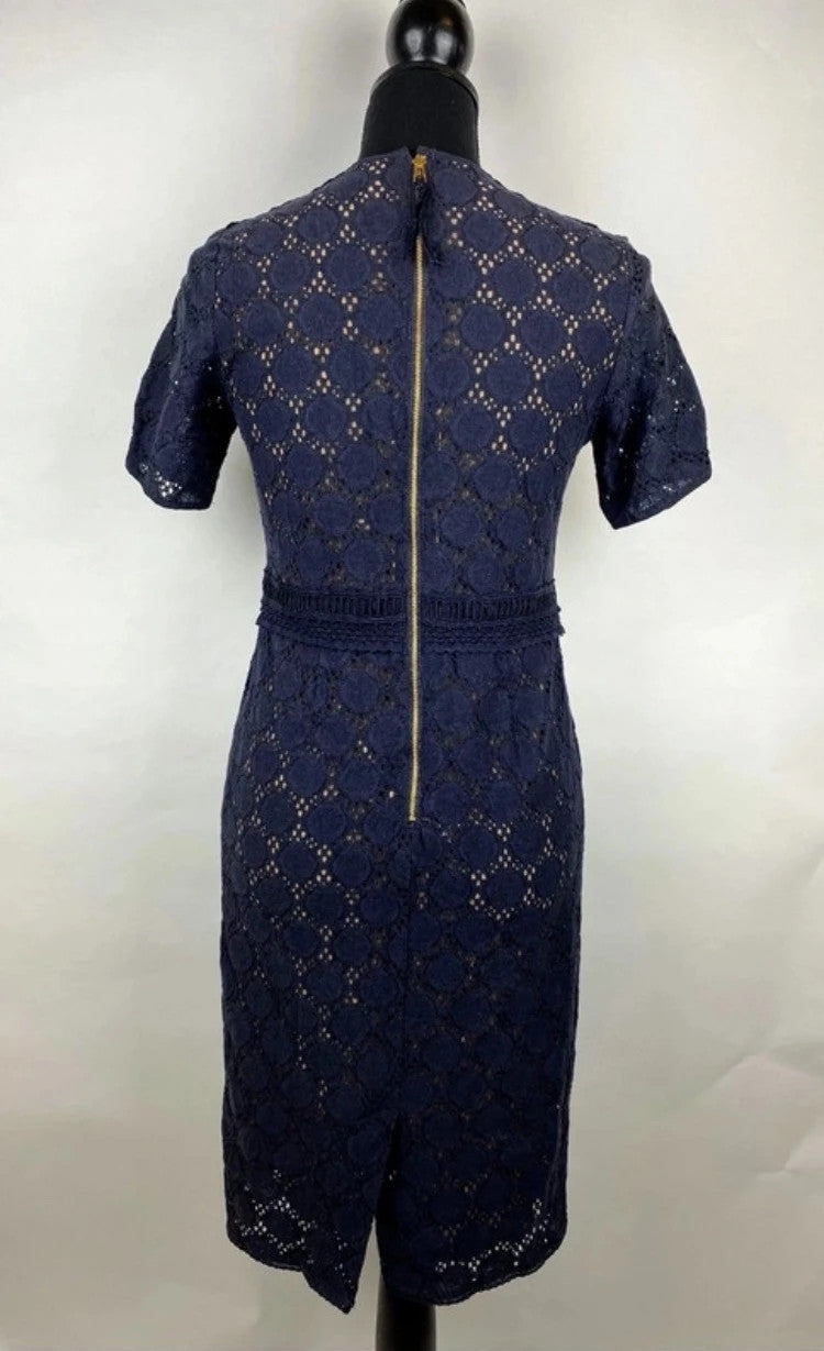 Eleganz trifft auf Raffinesse – Exklusives Spitzenkleid