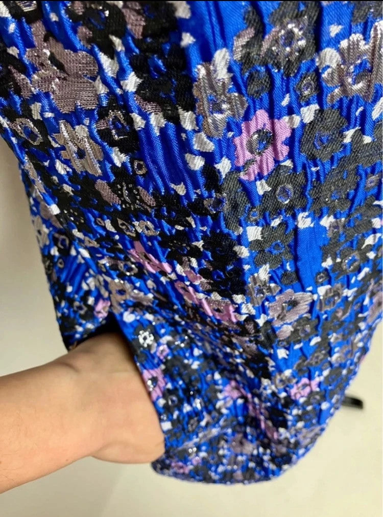 Exklusives Kleid mit floralem Muster