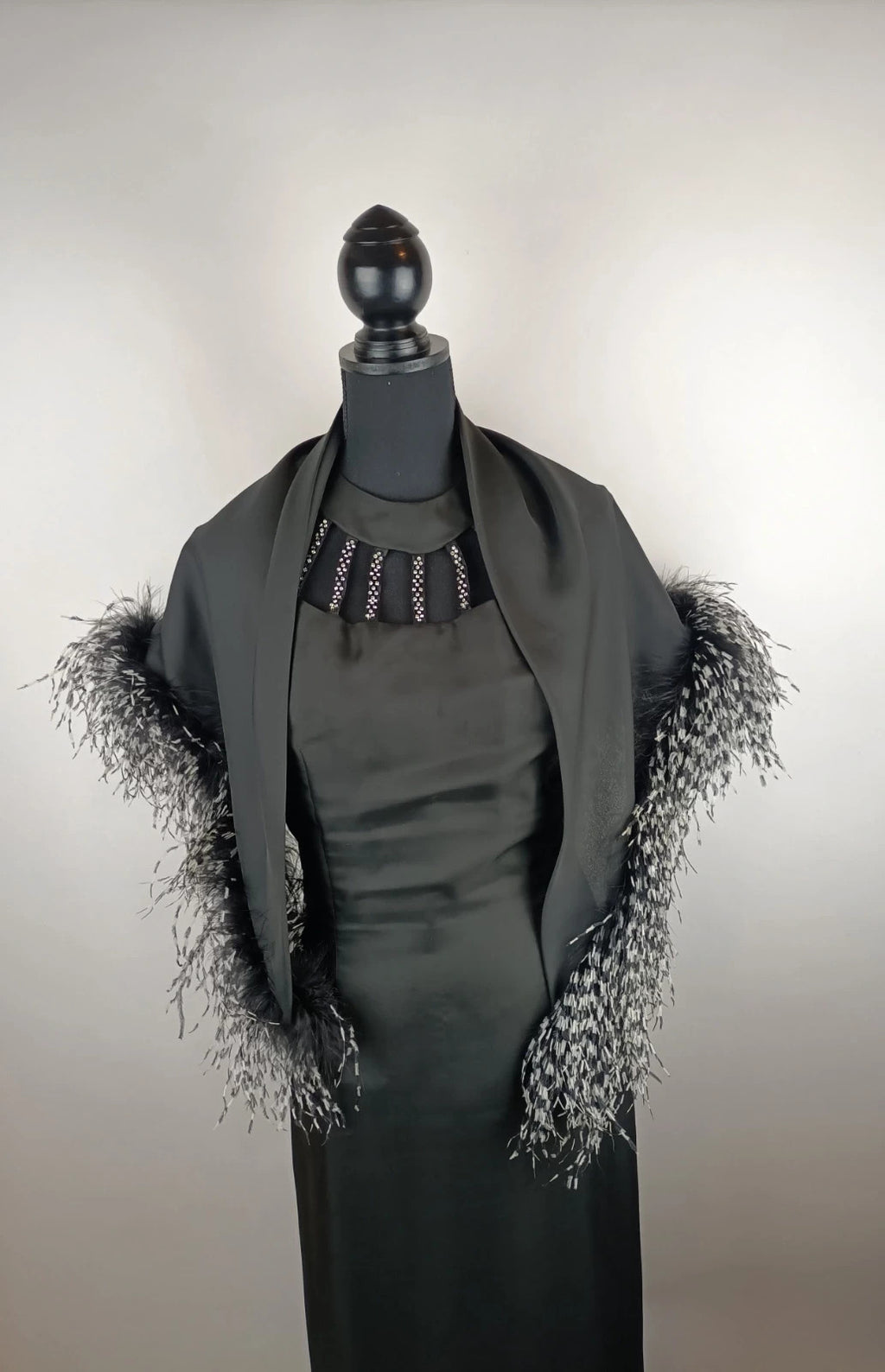 Kleid mit Strass – Second-Hand bei Schickisch