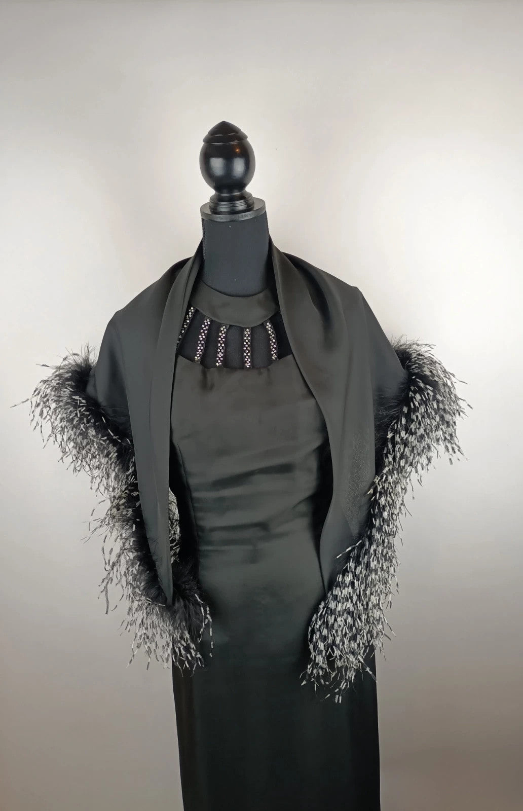 Kleid mit Strass – Second-Hand bei Schickisch