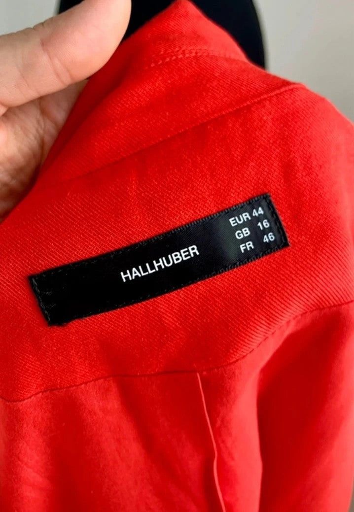 Roter Blazer – Zeitloser Klassiker für jeden Anlass