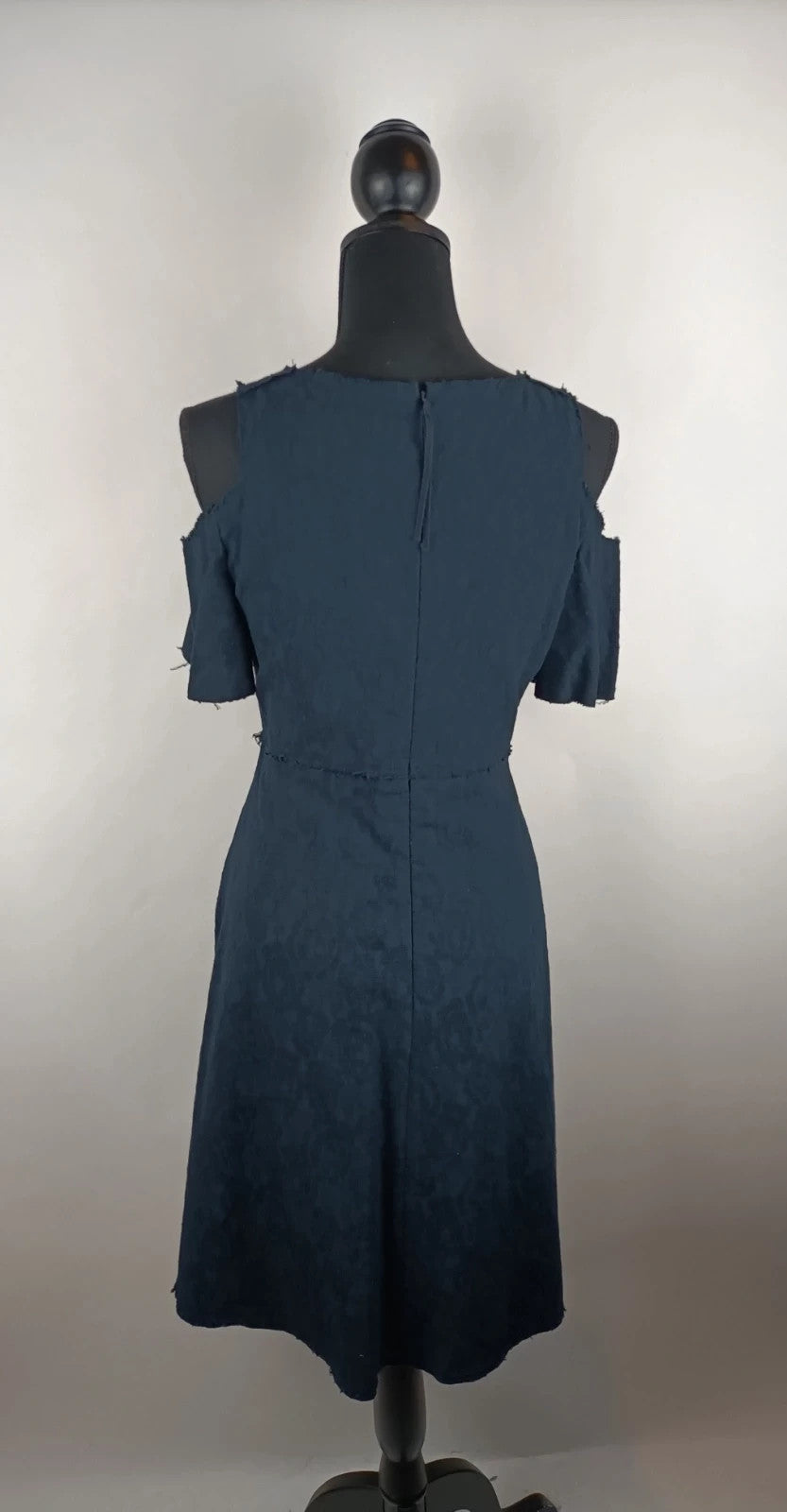 Wunderschönes Kleid für den Frühling
