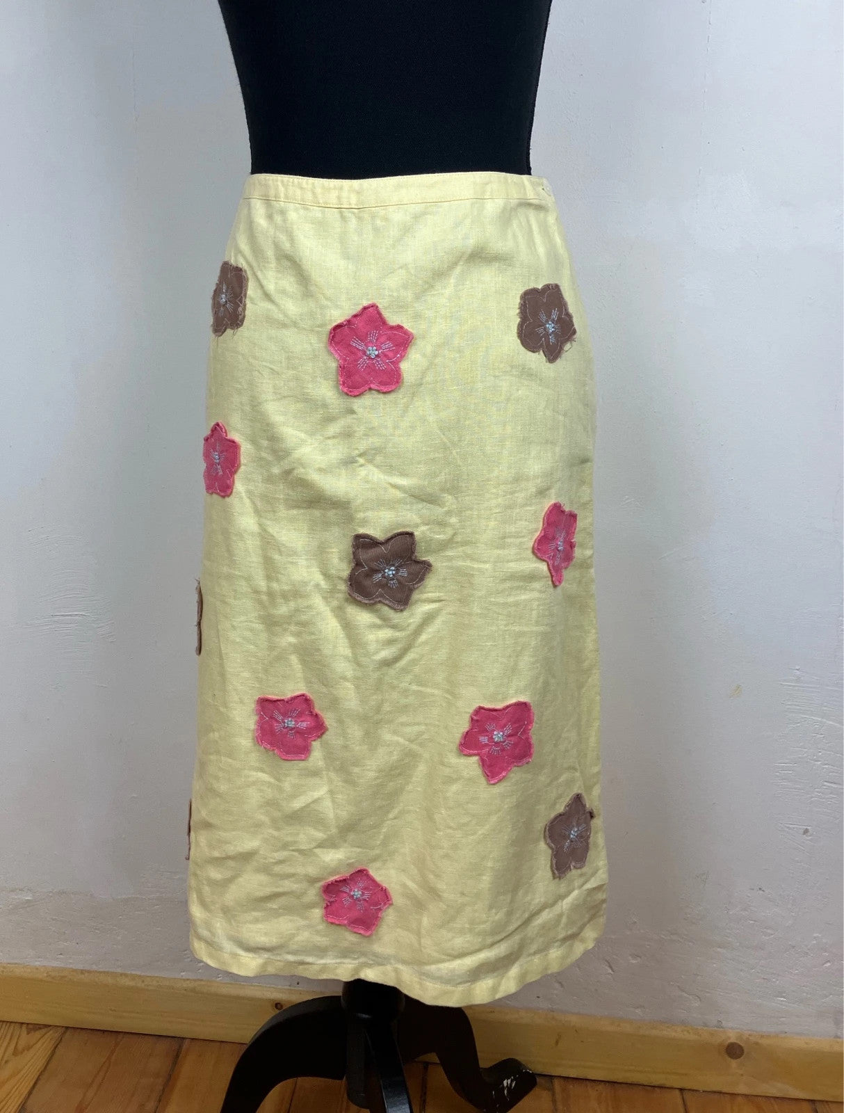 Verspielter Rock mit Blumen