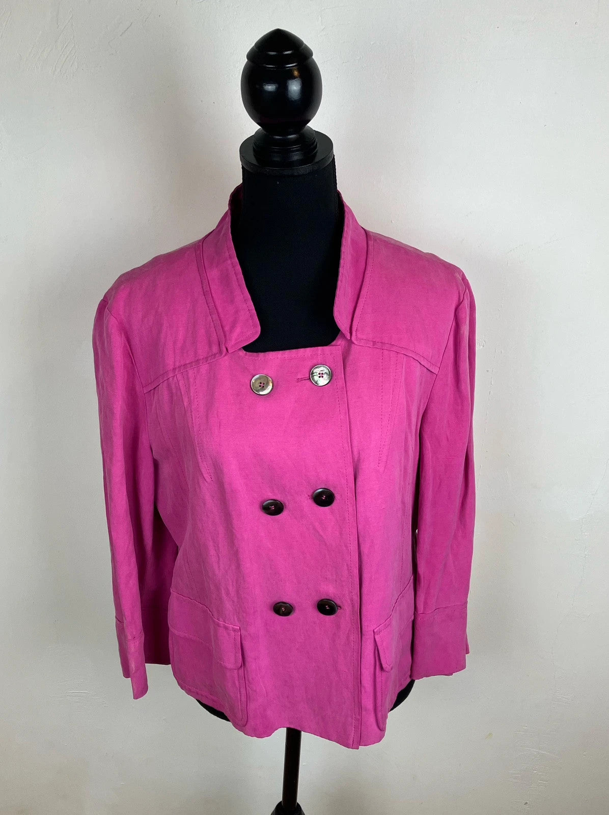 Leuchtende Jacke aus Seide