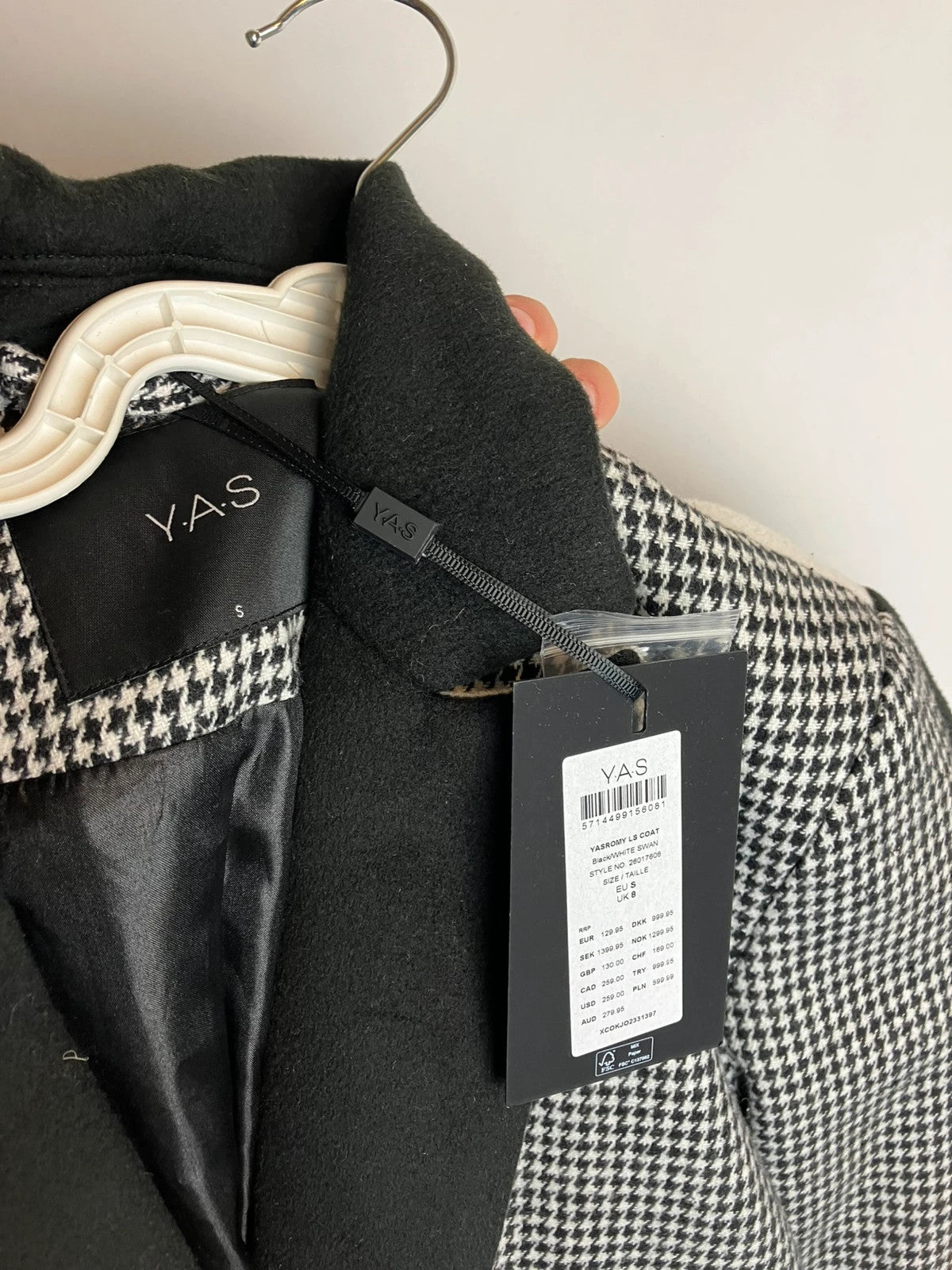 Langer Wollmantel für den Winter
