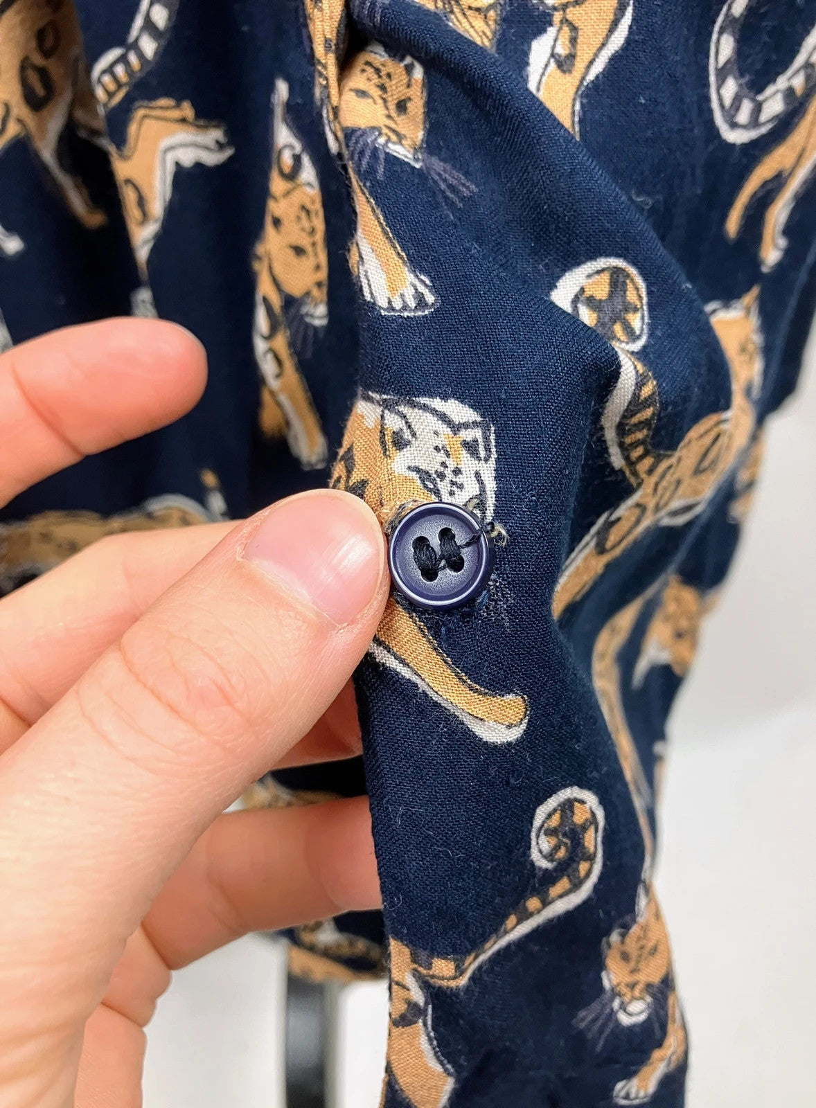 Einzigartiges Kleid mit auffälligem Leopardenprint