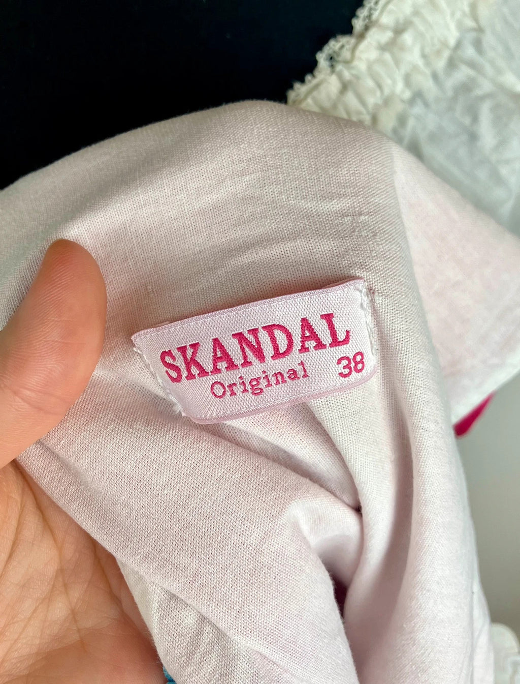 Verspieltes Dirndel in pink
