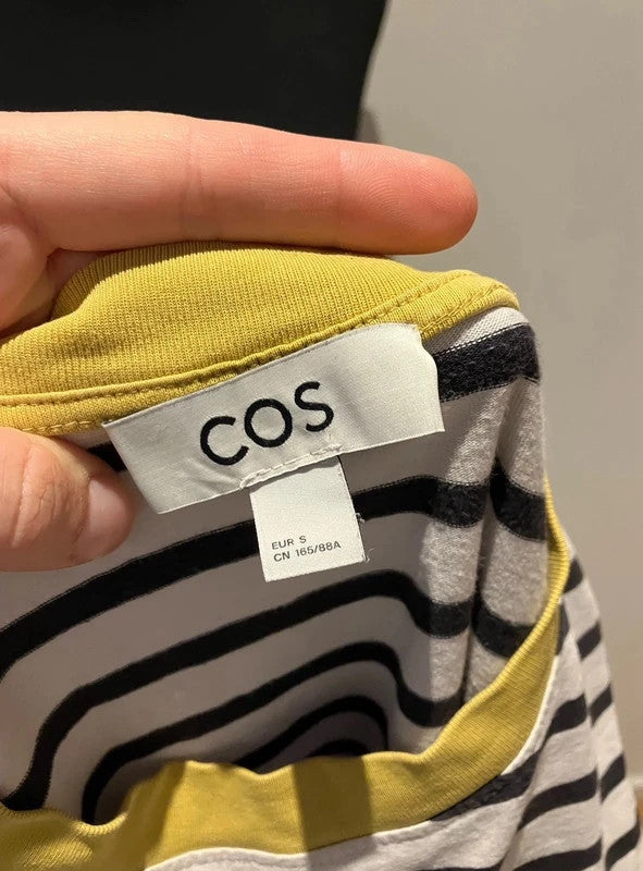 Stilisches Ringelshirt von COS