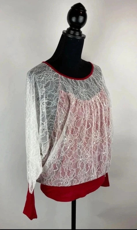 Blutsgeschwister Spitzen-Shirt – Romantischer Frühlingslook!