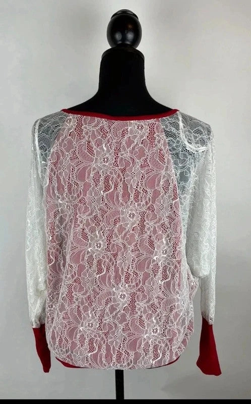 Blutsgeschwister Spitzen-Shirt – Romantischer Frühlingslook!