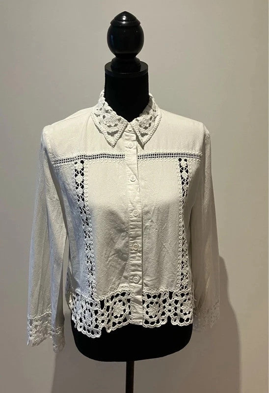 Elegante ZARA Bluse mit Spitzen-Details – Second-Hand bei Schickisch
