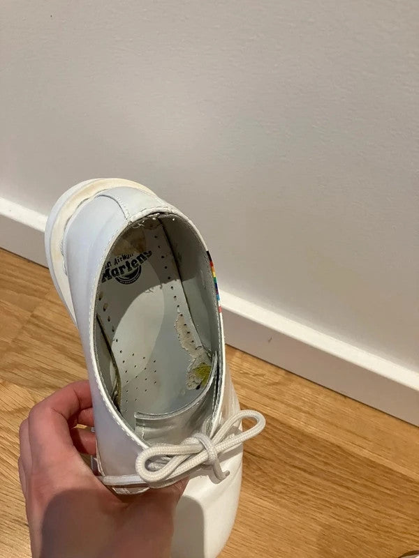 Pride Dr Martens für den Sommer