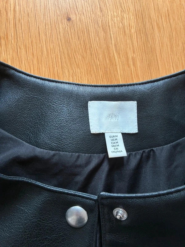 Chic & Zeitlos: Deine neue Lieblingsjacke für den Frühling!