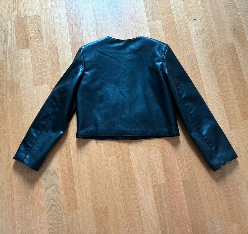 Chic & Zeitlos: Deine neue Lieblingsjacke für den Frühling!