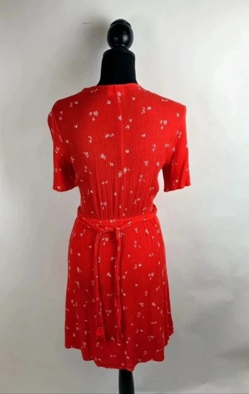 Charmantes Kleid für den Frühling