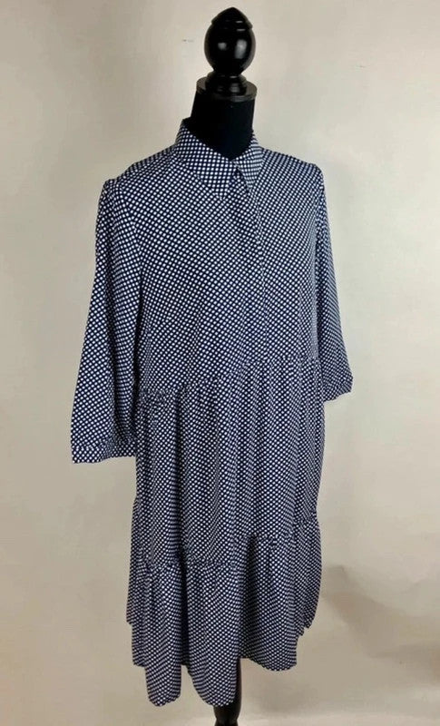 Charmantes Kleid für den Frühling