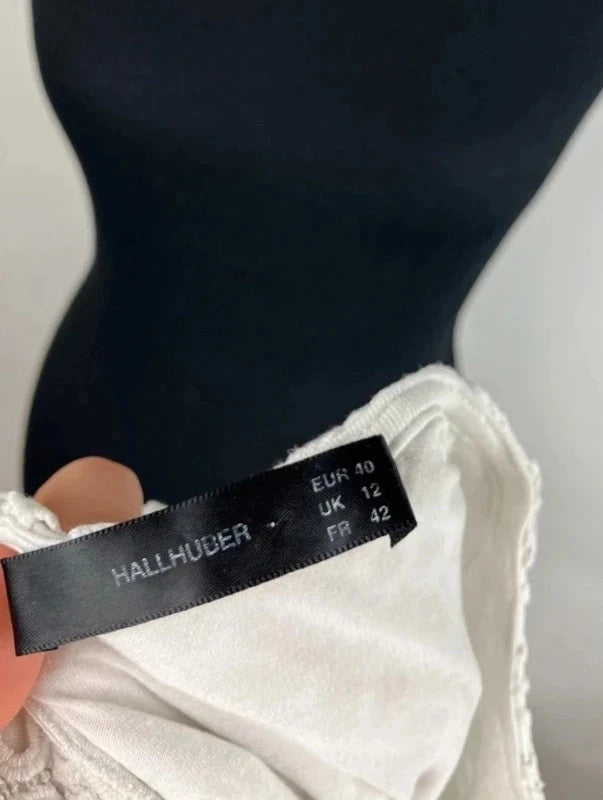 Charmante Overall aus Spitze für den Frühling