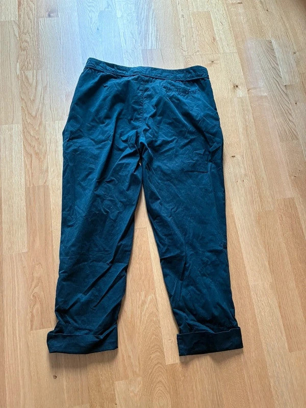 Elegante Chino mit Karottenschnitt