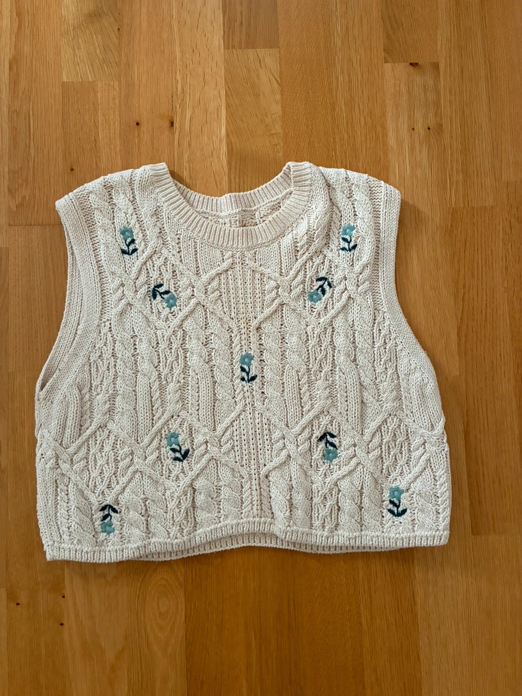 Charmantes Oberteil – Second-Hand bei Schickisch