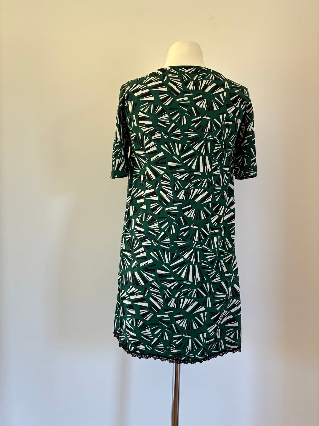 Verspieltes Blutsgeschwister Kleid Größe S 36 in Grün-Schwarz mit Spitzendetail