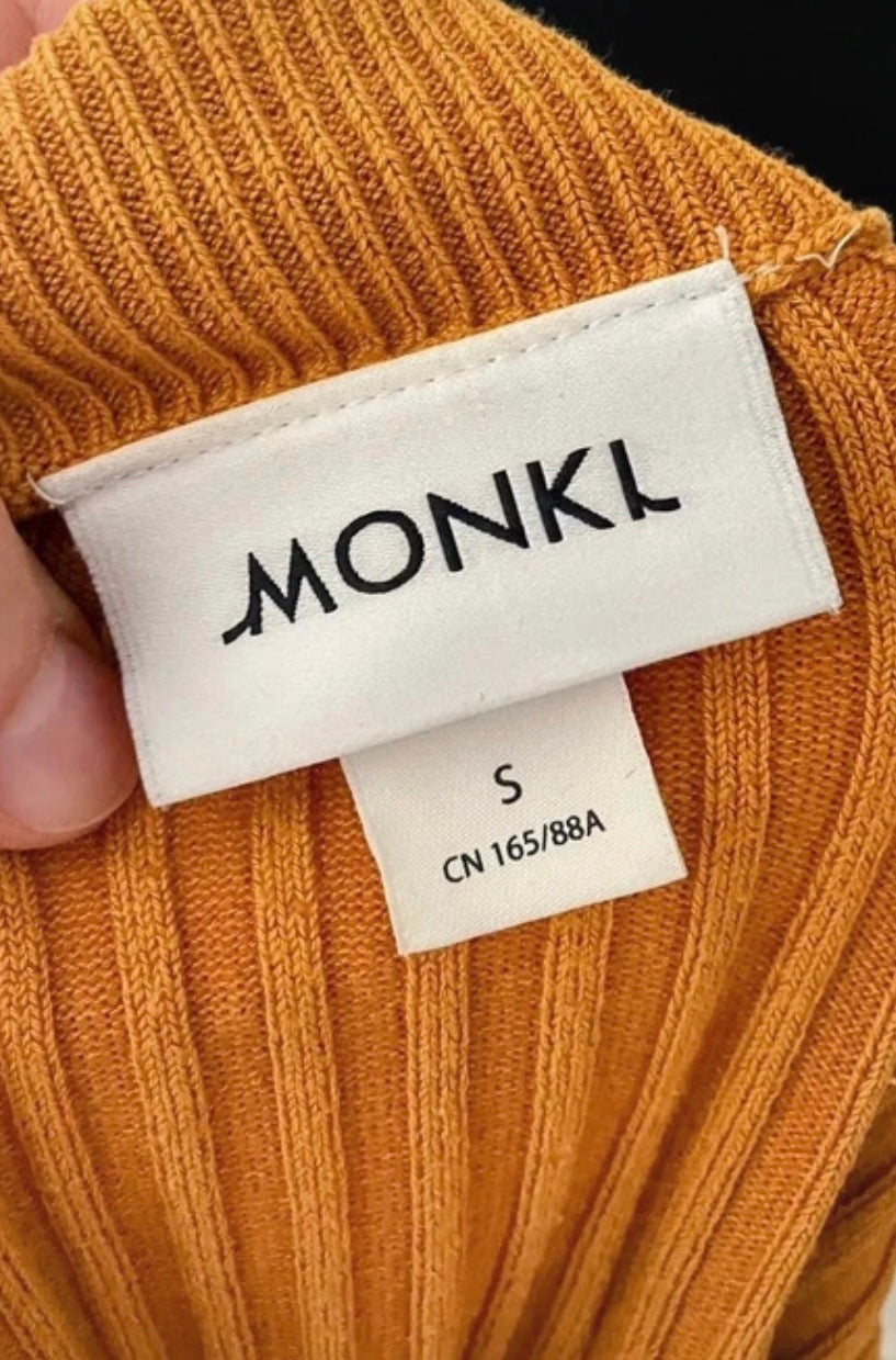 Senfgelbes Shirt für den Herbst