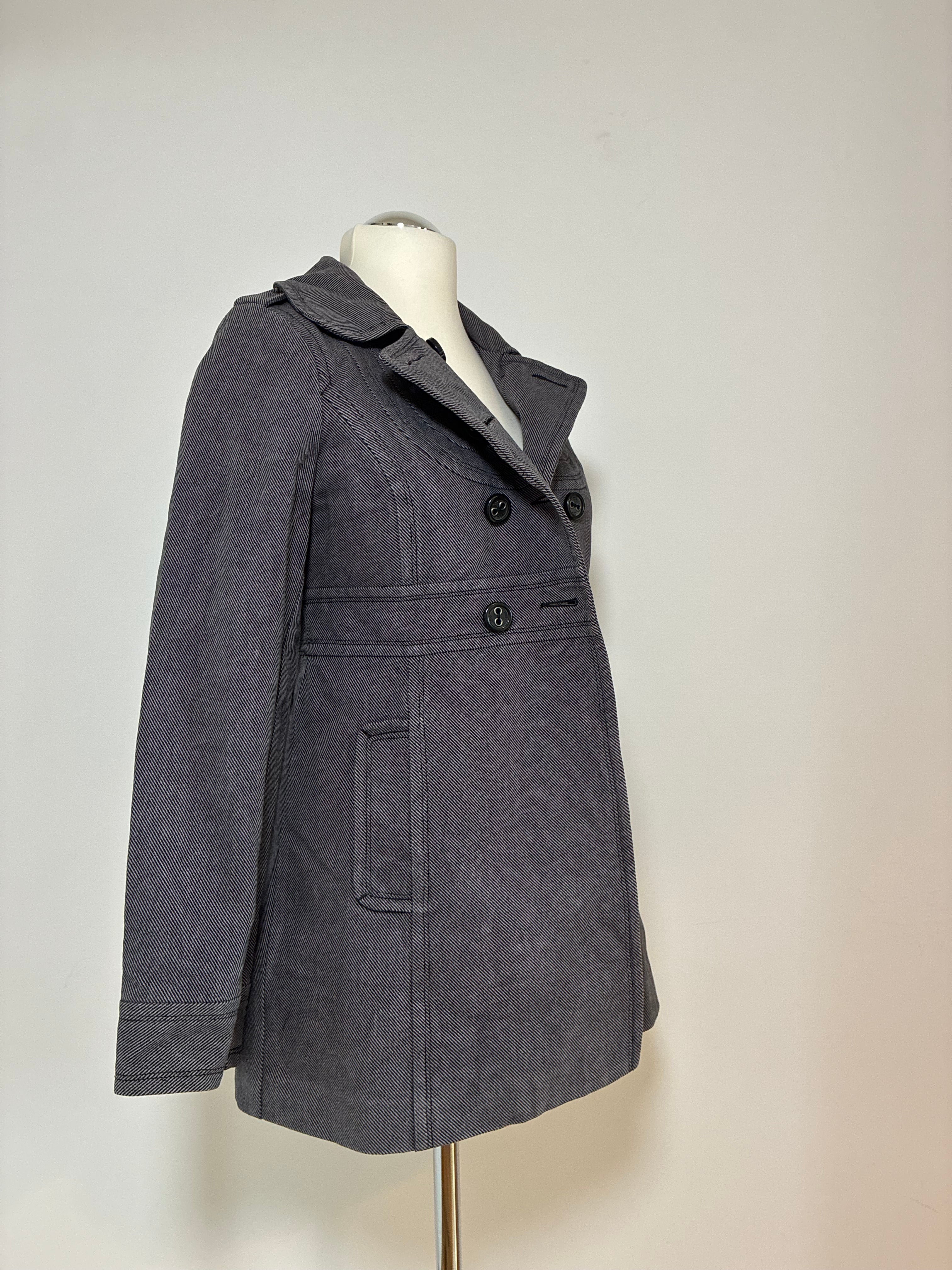 Charmanter Esprit Kurzmantel Größe S 36 in Schwarz-Creme mit klassischem Muster