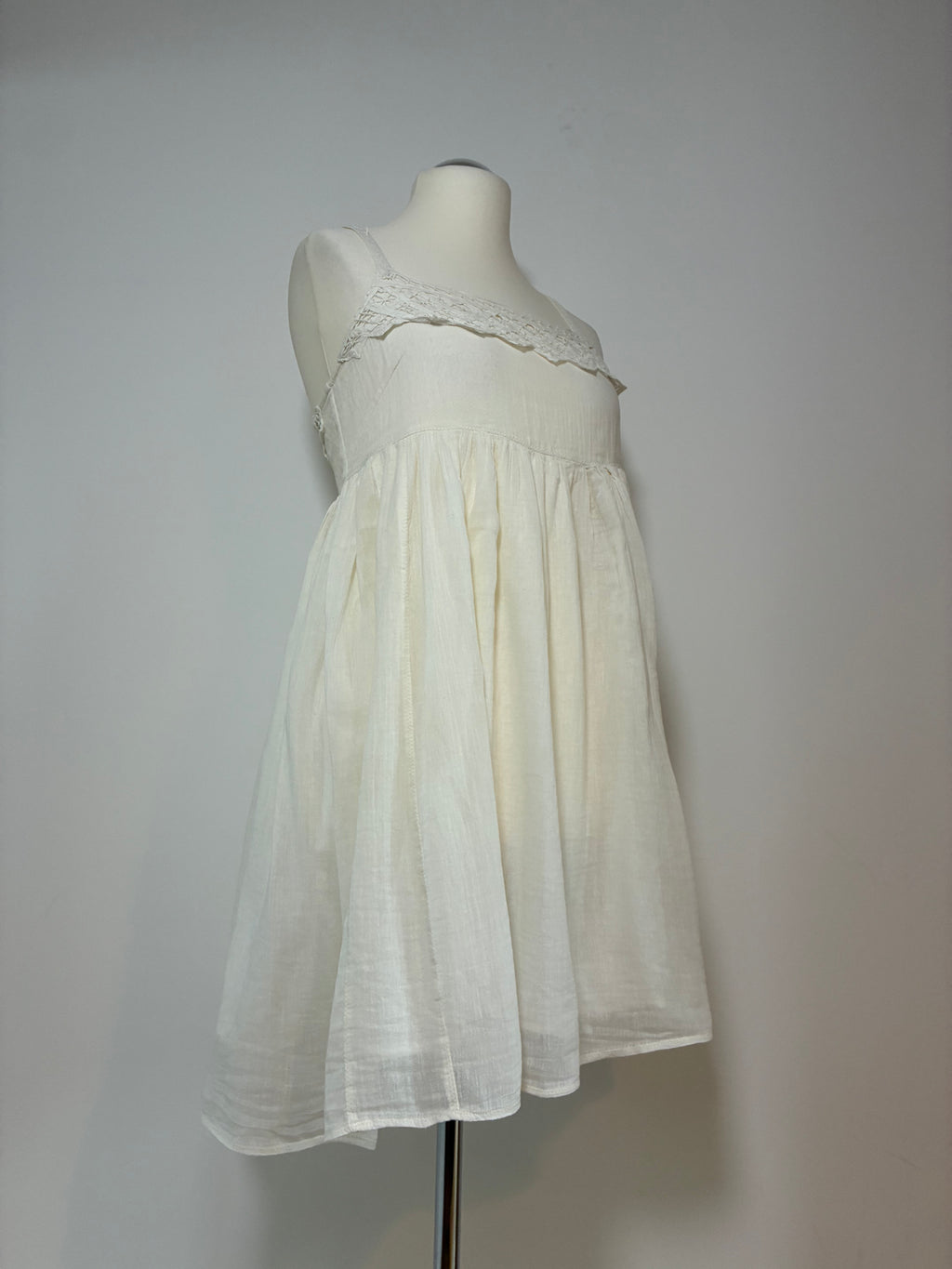 Zauberhaftes Noa Noa Sommerkleid Größe M 38 in Creme – feminin und leicht