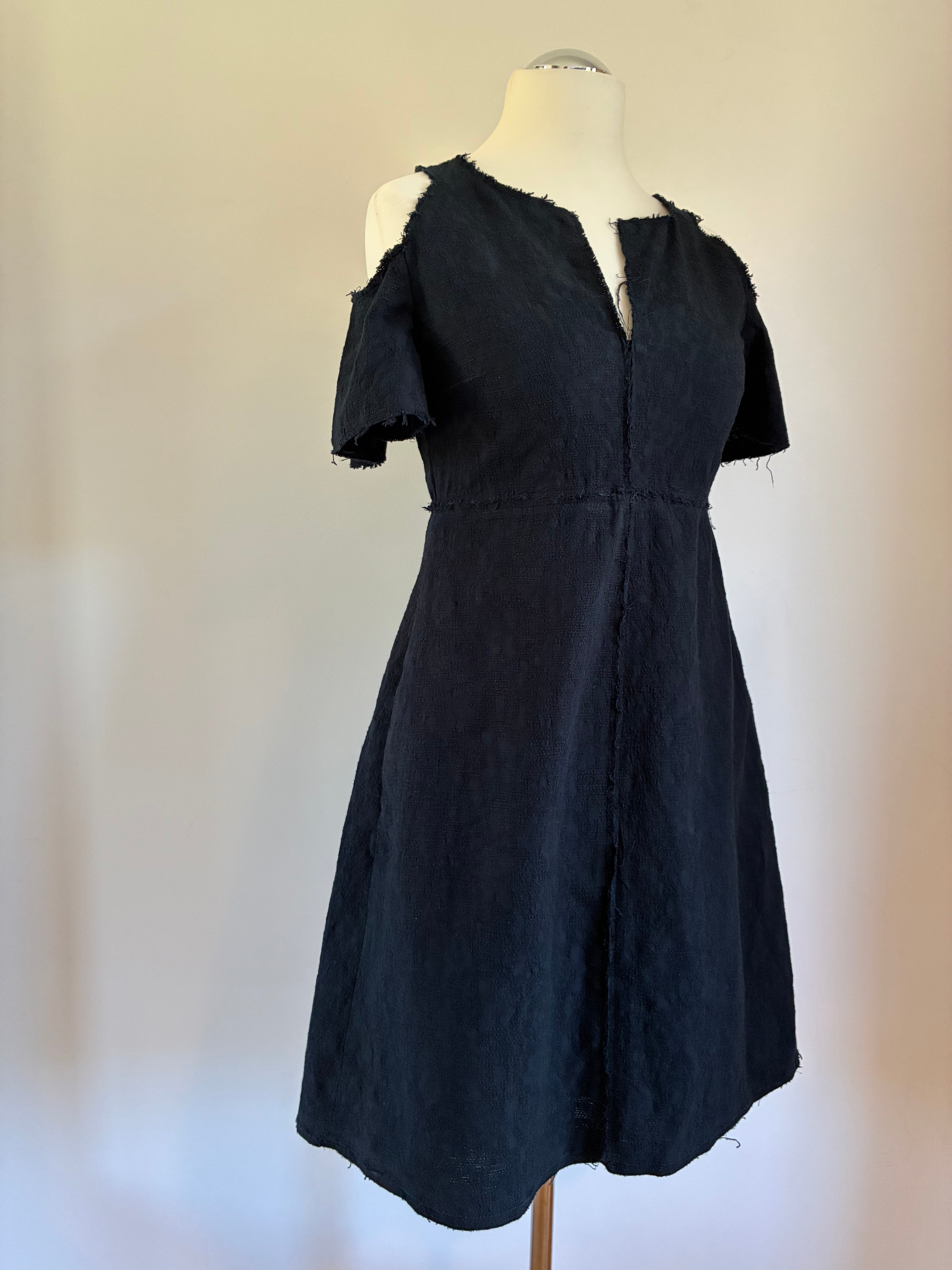 Dorothee Schumacher Kleid Gr. 38 – marineblau mit Cut-outs, neu mit Etikett