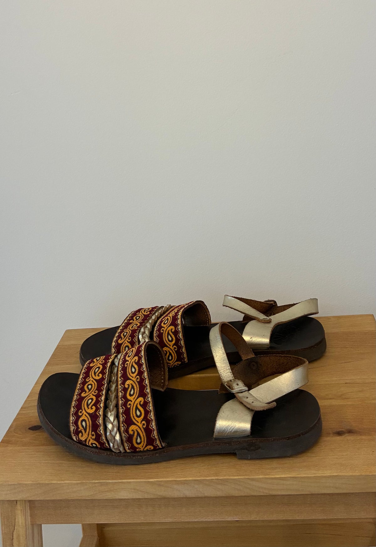 Handgemachte Sandalen aus Leder