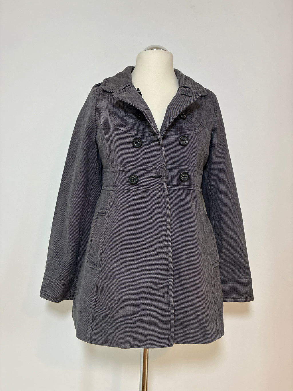 Charmanter Esprit Kurzmantel Größe S 36 in Schwarz-Creme mit klassischem Muster