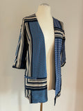 Second Female Kimono Größe S in Blau-Creme mit grafischem Scarf-Print – neu mit Etikett