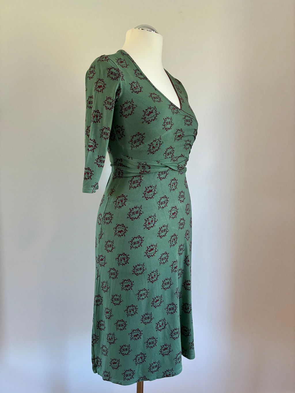 Blutsgeschwister Kleid Größe XS 34 in Grün-Rot mit detailreichem Muster