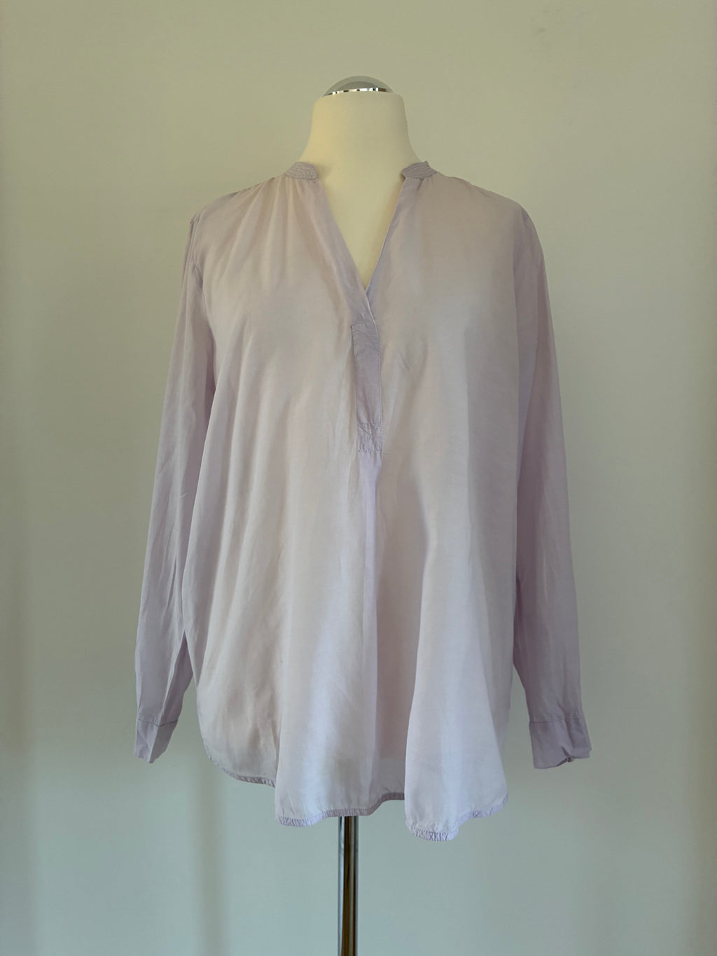 Noa Noa Bluse in Flieder mit V-Ausschnitt – Größe XL / 42