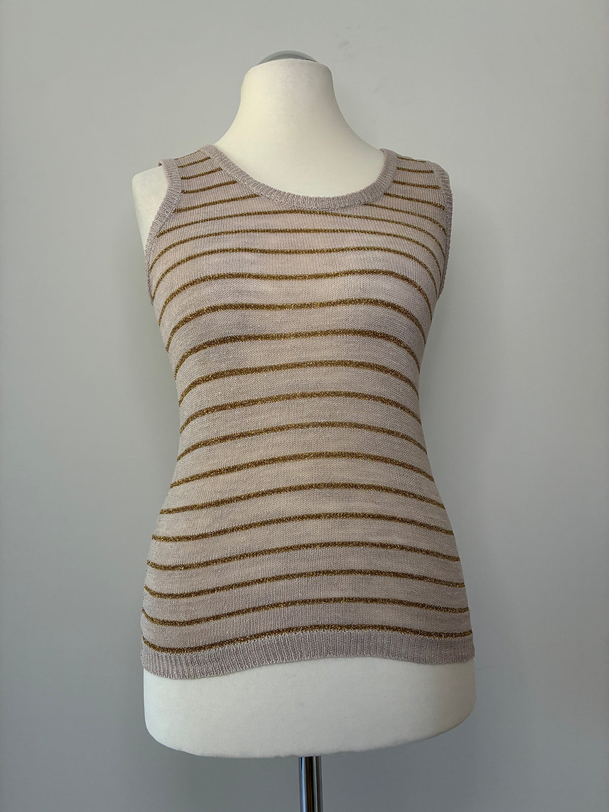 Sommershirt aus Leinen mit goldenen streifen