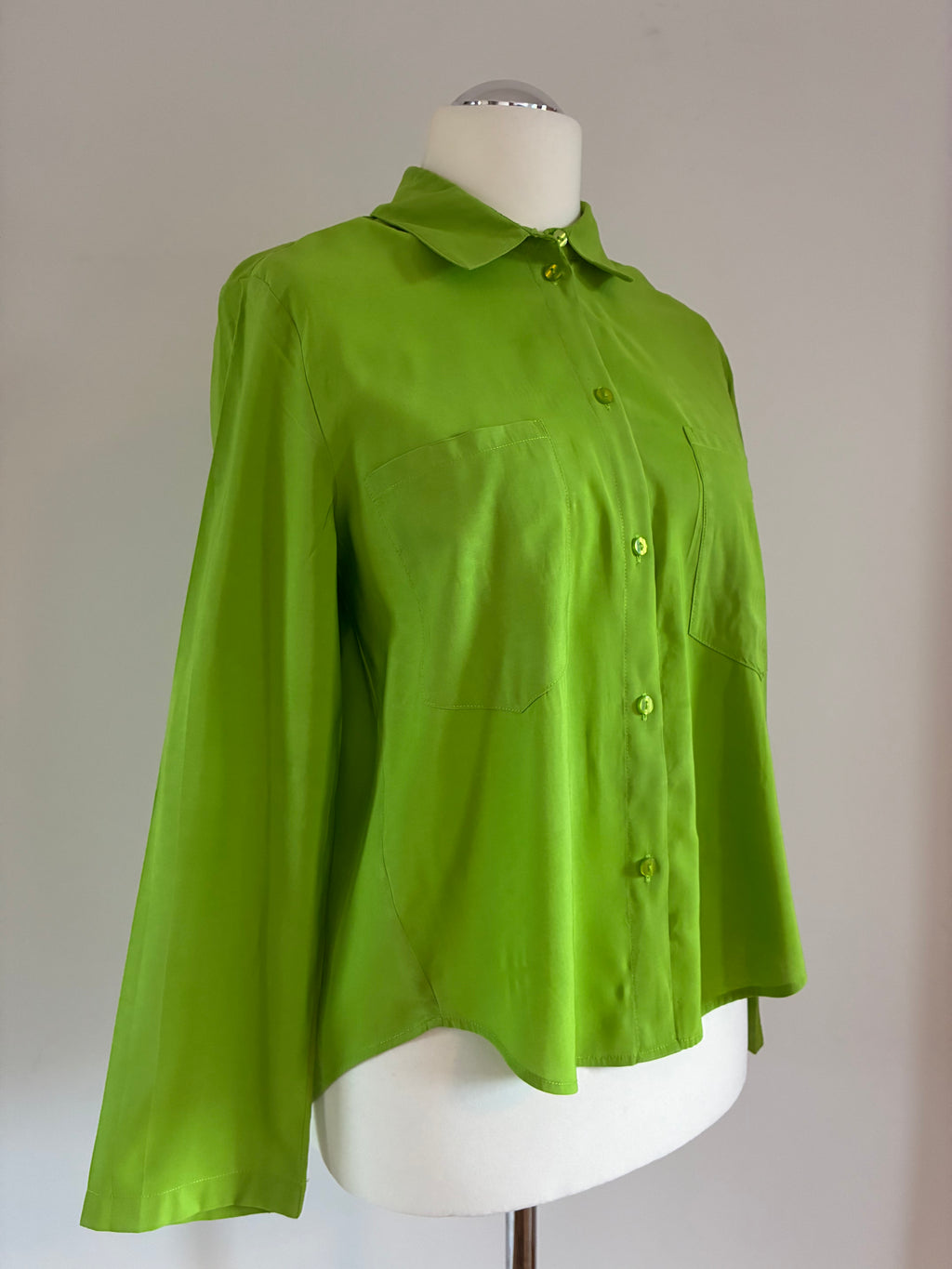 Hallhuber Damenbluse in leuchtender Farbe – Größe XL / 42