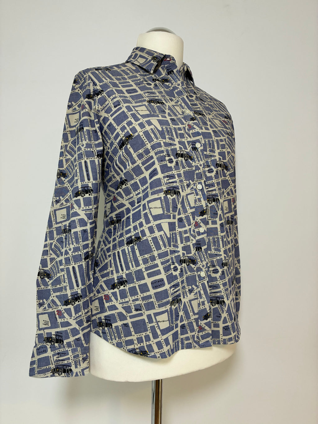 Boden Bluse mit Stadtplan- und Taxi-Muster – Größe M / 38