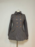 Charaktervolle Blutsgeschwister Winterjacke Größe XS 34 in Grau mit floraler Rückenstickerei