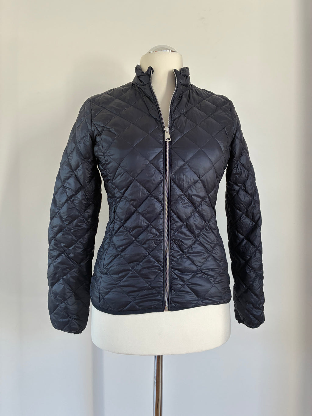 Zeitlose Zero Steppjacke Größe S 36 in Marineblau – neu und leicht