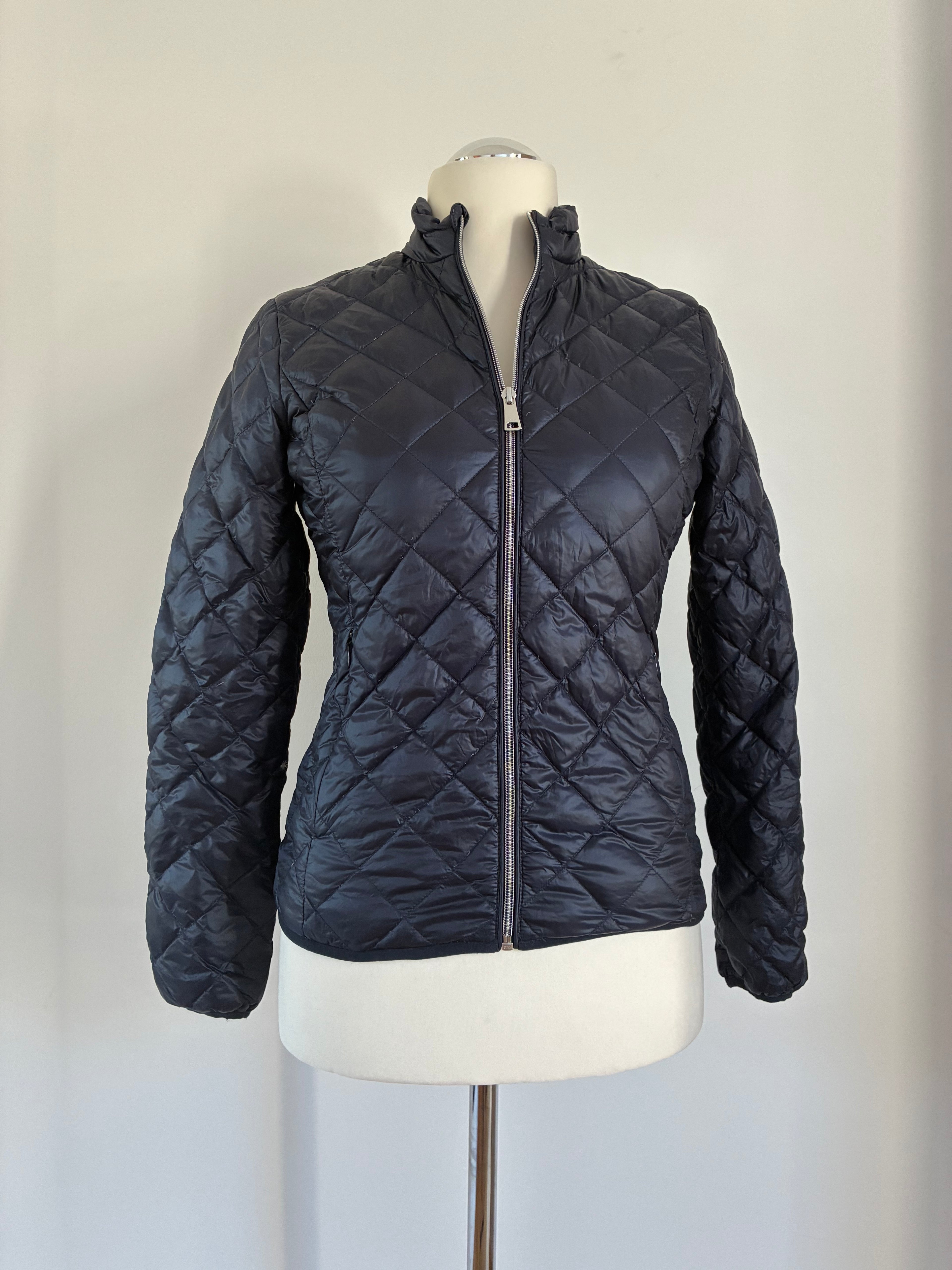 Zeitlose Zero Steppjacke Größe S 36 in Marineblau – neu und leicht