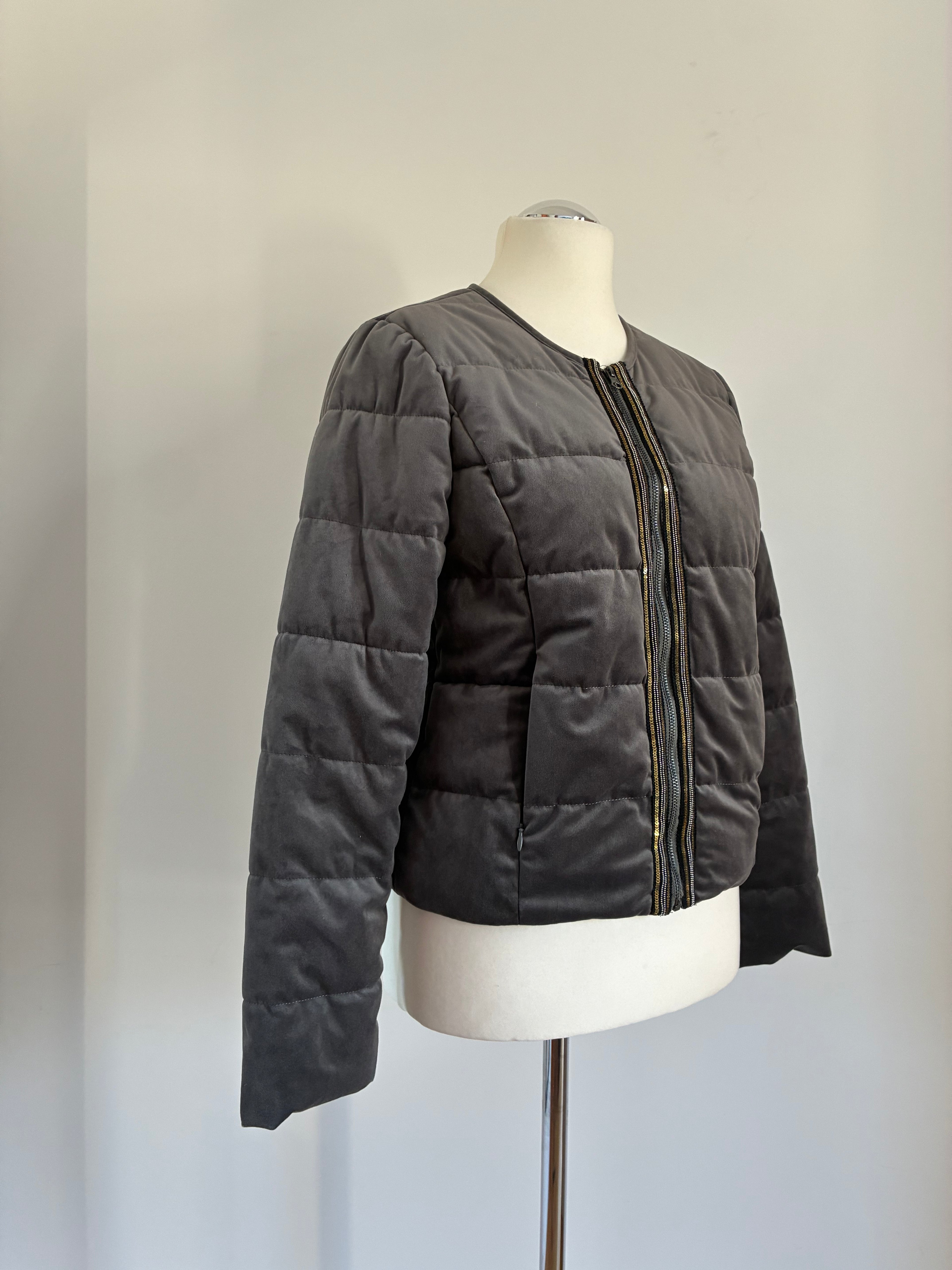Edle Cream Steppjacke Größe L 40 in Grau mit Samtoptik und goldfarbenem Zipper