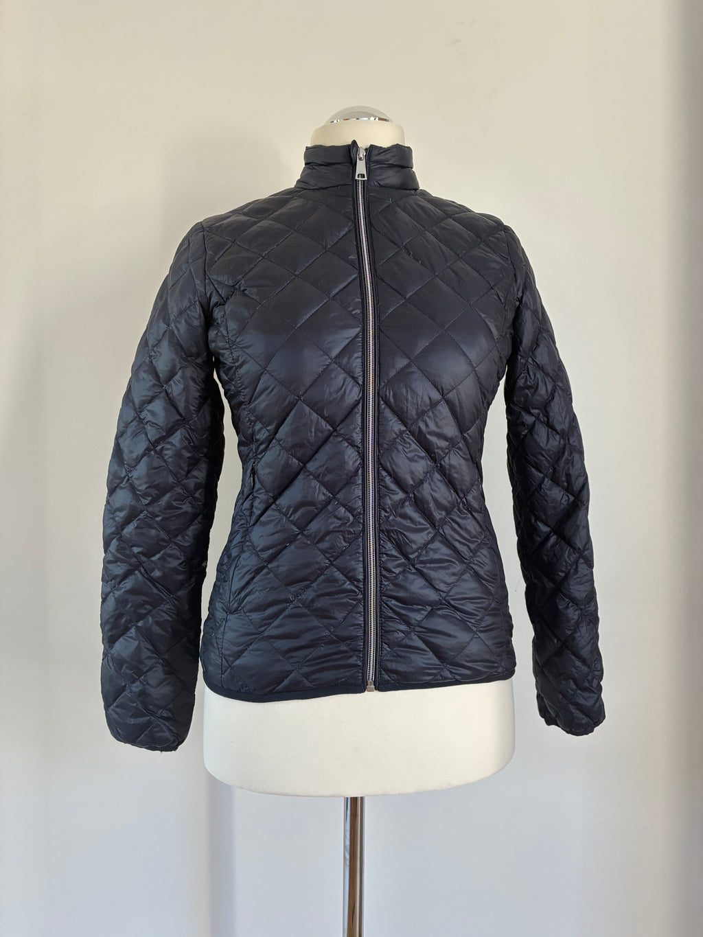 Zeitlose Zero Steppjacke Größe S 36 in Marineblau – neu und leicht