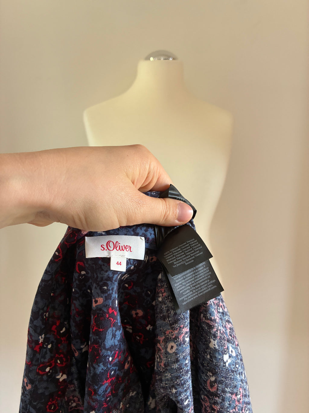 s.Oliver Bluse Größe 44 in Rot und Blau mit V-Ausschnitt