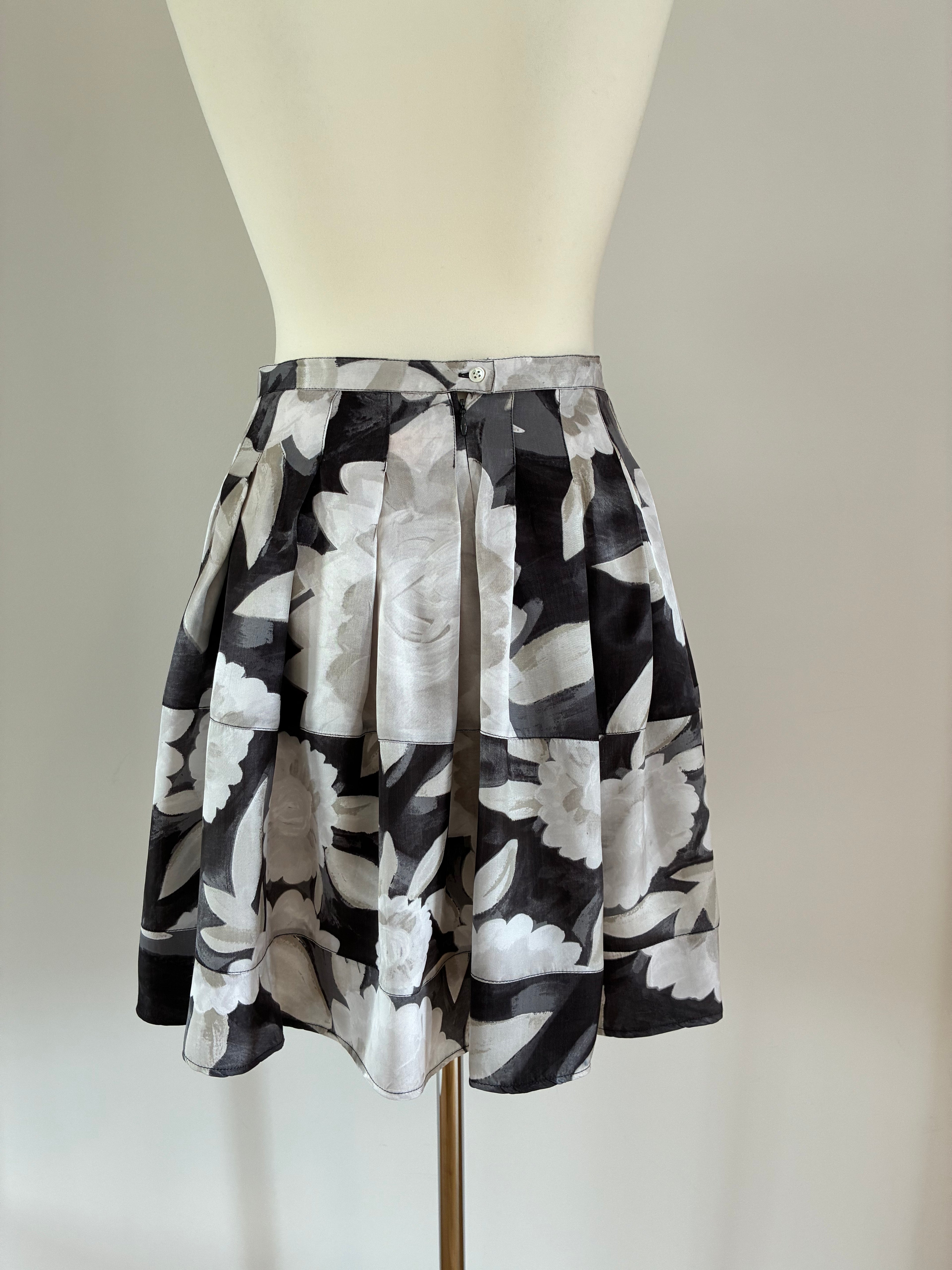 Noa Noa Rock Größe S 36 in Grau-Schwarz mit floralem Vintage-Muster